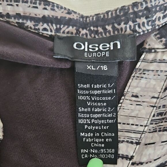 Elegant Black and Cream Blouse - Picture 8 of 16